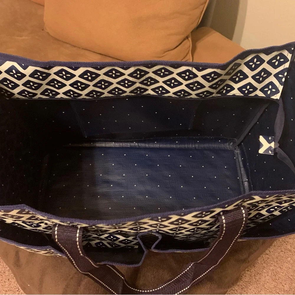 Large tote - Picture 4 of 8